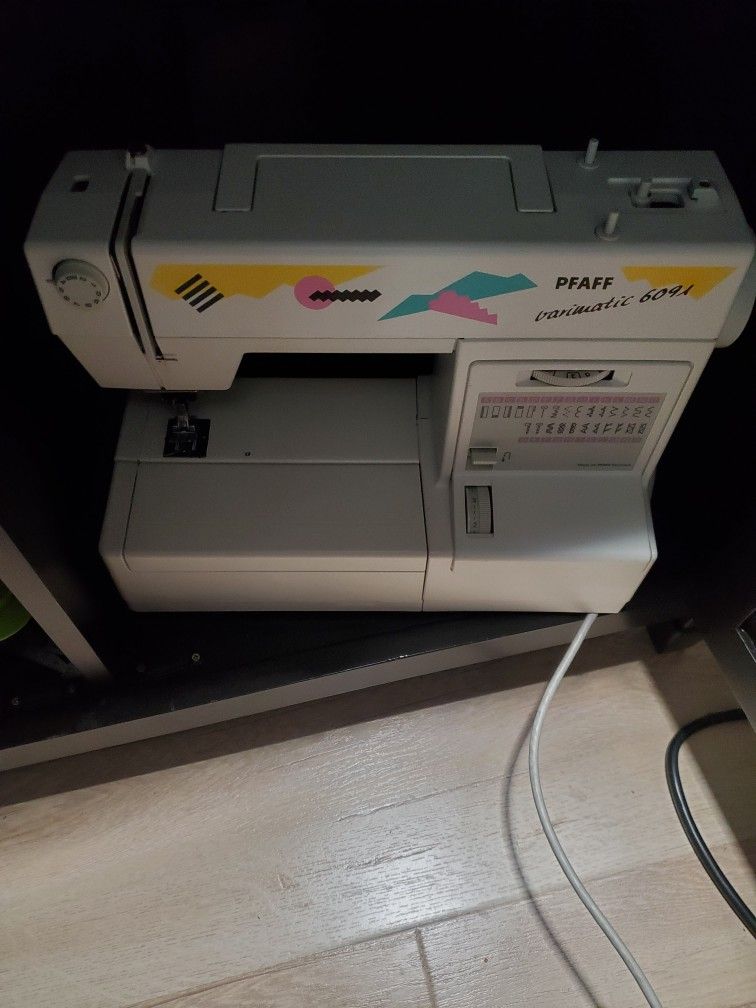 PFAFF Sewing Machine