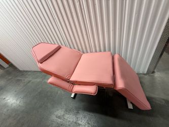 Lash/ tattoo bed