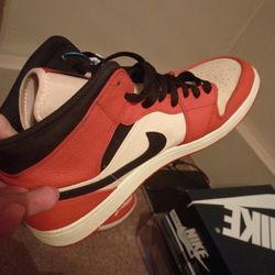 Air Jordan 1 Mid Team - Orange Black & Cream