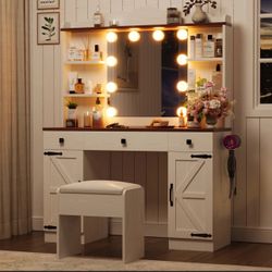 Farmhouse Vanity Desk BRAND NEW: Mirror, Lights, Charging Station, Stool, Vintage Look
