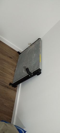 Automotive Engine Cooling Radiator