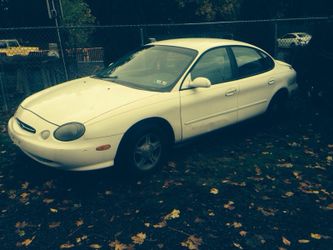 1999 Ford Taurus