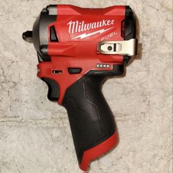 Milwaukee M12 Stubby 3/8