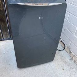 LG Portable Air Conditioner 14,000 BTU unit for 500 square feet