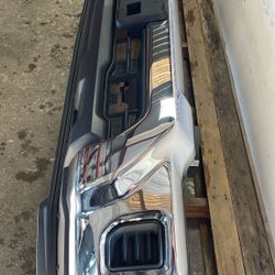 Front bumper 2023-2024 Chevrolet Silverado 2(contact info removed) HD se habla español. new take off $499 