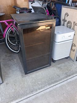 Mini beverage refrigerator! Must go!