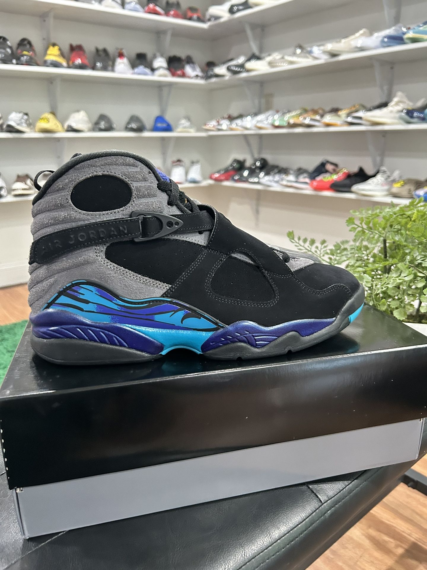 11M - Brand New Jordan 8 Aqua 2025 100% Authentic RETAIL PRICE
