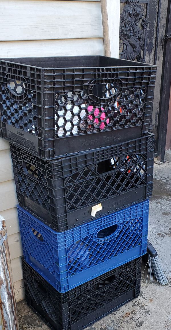 Plastic milk crates for Sale in WILMINGTON, CA OfferUp
