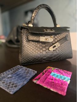 Card wallet Made of genuine python leather