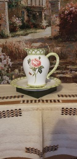 Platter and pitcher set