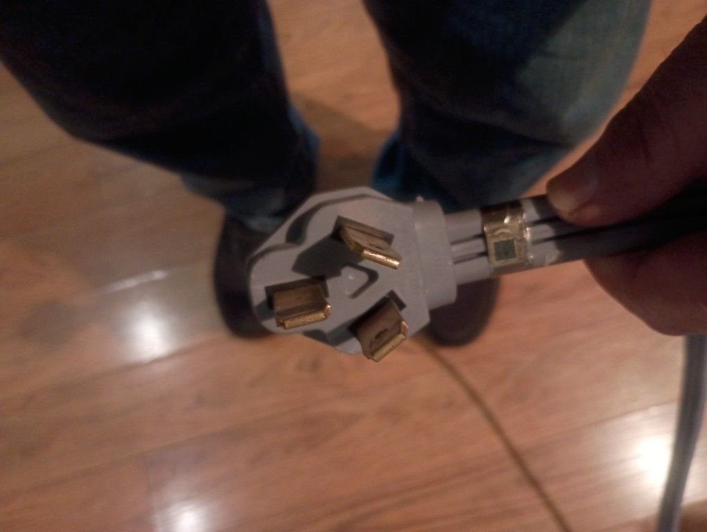 220 Three Prong Electric Stove Plug.