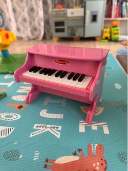 Pink Melissa & Doug Learn-to-Play piano