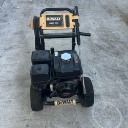DEWALT PRESSURE WASHER PRESSURE CLEANER  POWER WASHER POWER CLEANER FOR YOUR BUSINESS COMMERCIAL   4000 PSI  WORKS PERFECT 