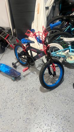 Kids bike with training wheels