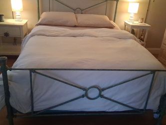 Cama Queen