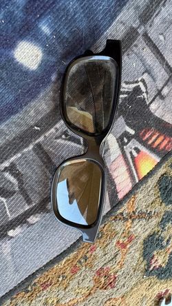 3D glasses scratch free