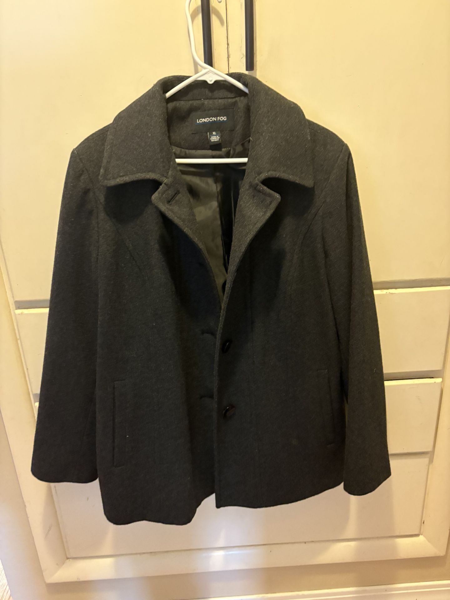 Woman’s black London Fog wool blend coat Size XL