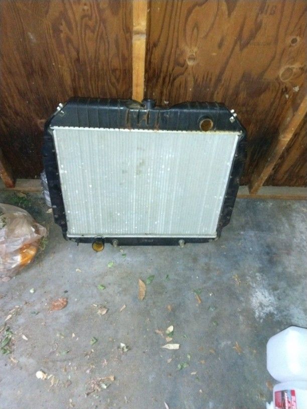 Plastic And Aluminum Radiator