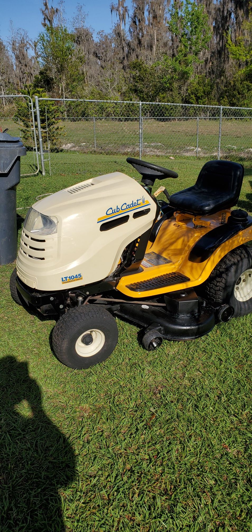 cub cadet Lt 1045 riding lawnmower for sale