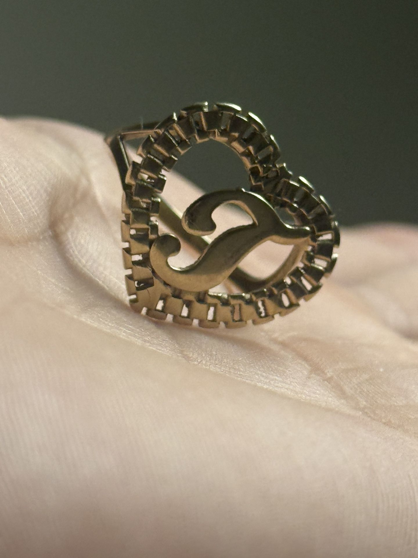 10k gold J initial heart ring