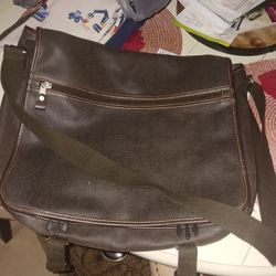 GAP UNISEX LEATHER LARG TOTE MESSANGER BAG ETC 10 FINAL PRICE LOOK MY POST TONS ITEM