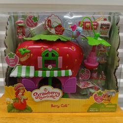 Strawberry 🍓 Shortcake Berry Cafe doll playset 