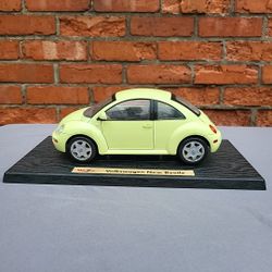 Maisto Volkswagen Beetle Light Green 1:18 Scale Diecast Car No Box (G)