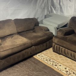 250 Each Couches We Sell All The Time Delivery 40 Local 