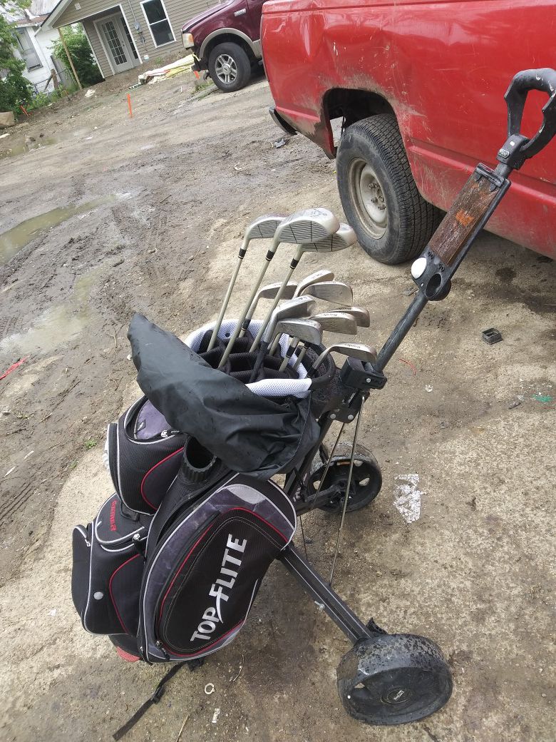 Golg cart bag w/ pull cart and clubs