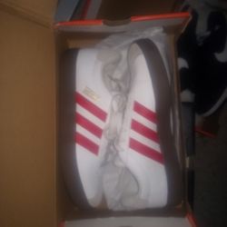 Adidas Vi Court 3 Size 8