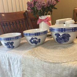 porcelain bowls, Thailand