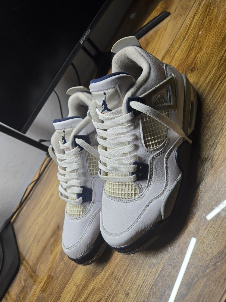 Jordan Retro 4 Midnight Navy (GS) 6.5Y