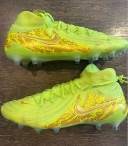Nike Phantom Luna Elite AG (Turf) Cleat, Size 10.5