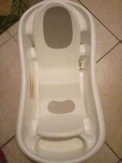The First Years Sure Comfort Tub (white)