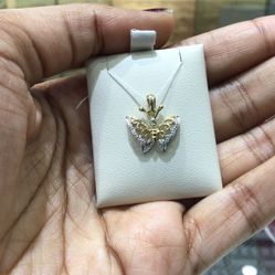 10k Gold Pedant With Diamonds