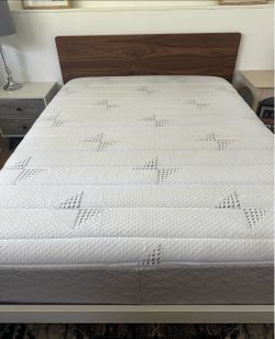 Queen Mattress White with Gray Pattern