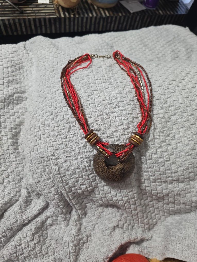 Eye-catching multi-strand necklace
