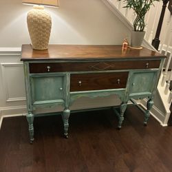 Buffet / Entry table