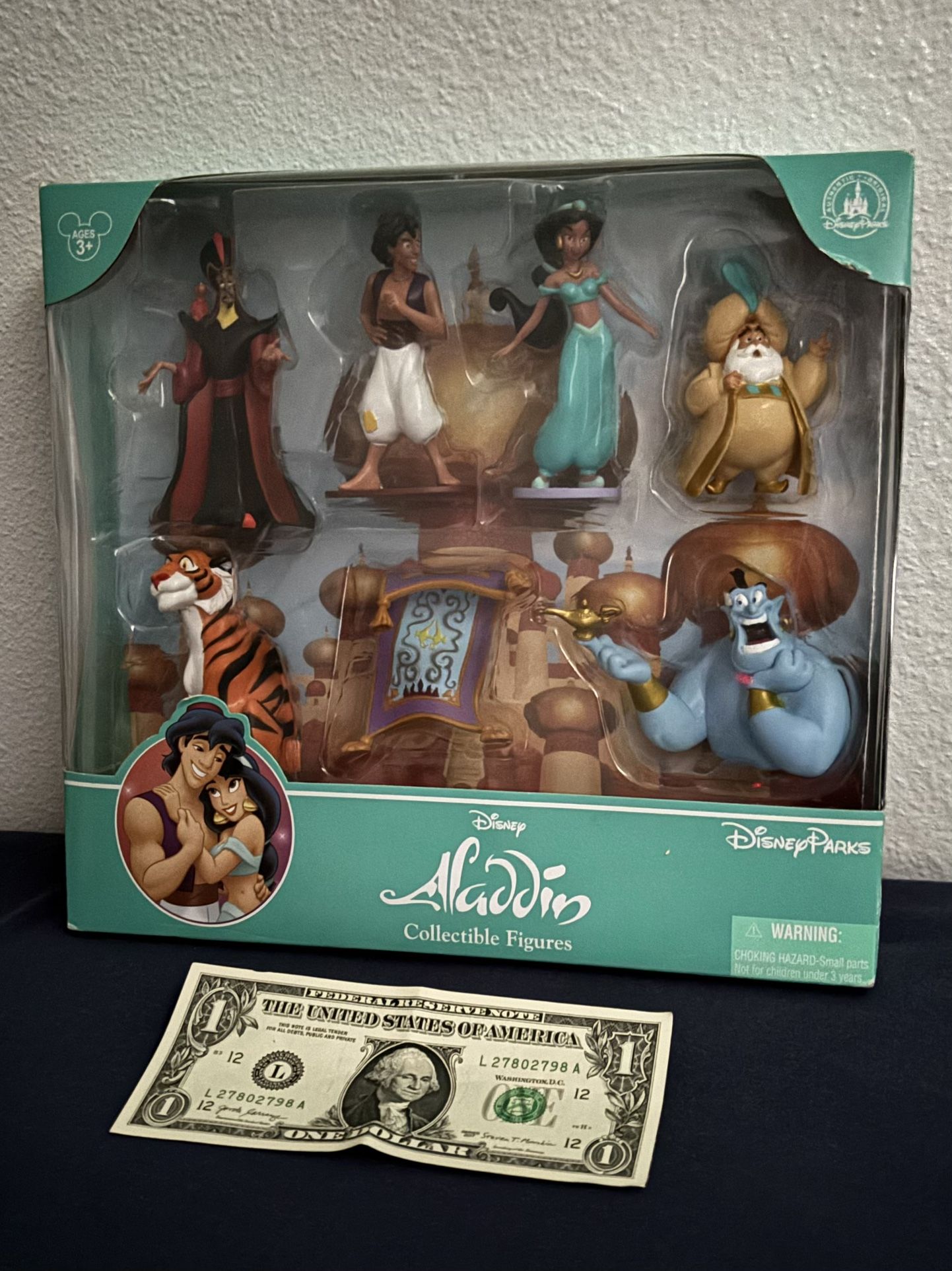 Vintage Disney Theme Parks Exclusive-Aladdin Genie Jasmine Jafar 7 Figure Play Set- Brand New in Seal Box.