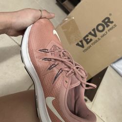 Nike running shoes size 7.5