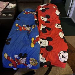 $35 set of 2 Two Mickey Mouse twin size blankets basically brand new. Never used. Pick up in Yakima near Fred Meyer’s  🥰😍🥰😍🥰😍🥰😍🥰😍😍  Juego d