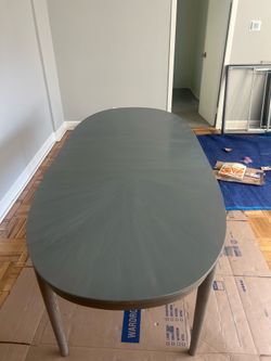 Beautiful West Elm  Dining Table - Great Condition!