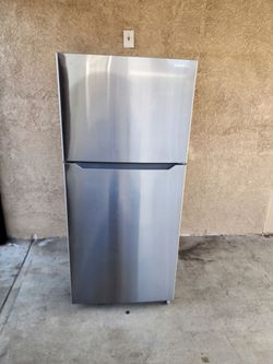 3MONTHS WARRANTY 30X30X66 INSIGNIA REFRIGERATOR 18CUFT SILVER