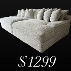Oversize Custom Sectional. 2 Chaise! $1299
