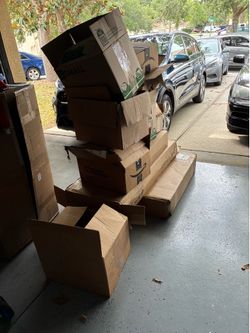 Various sizes from big to small moving or starring storage boxes absolutely free