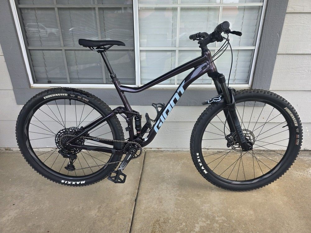2023 GIANT STANCE 1 MOUNTAIN BIKE... NO TRADES