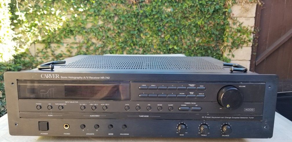 Carver HR-742 Sonic Holography A/V Receiver