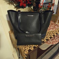 Purse & Wallet - MICHAEL KORS - New Open Box 