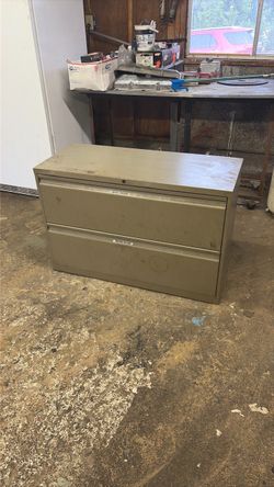 2 Drawer Knoll Calibre File 42 in x 18 in x 27.25