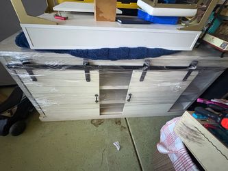 Entertainment center console